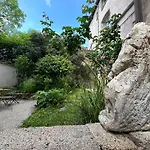Le Jardin Secret, Terrasse Et Garage