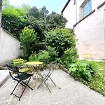 Le Jardin Secret, Terrasse Et Garage